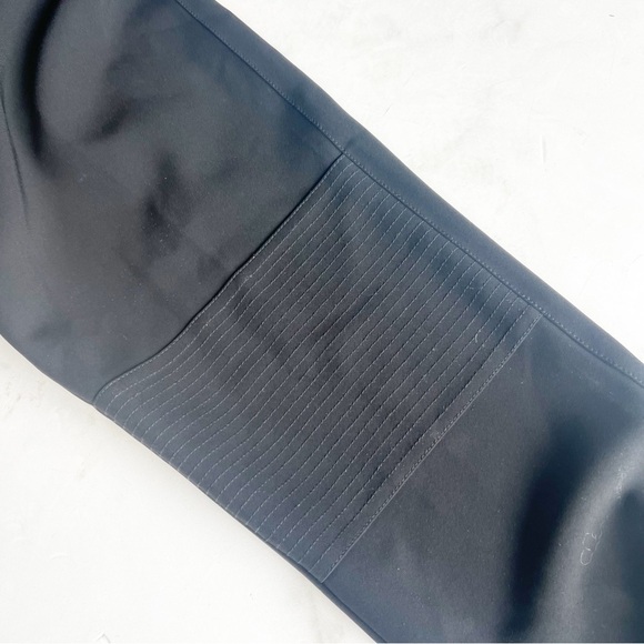 St. John Size 8 Black Gold Zipper Pants Trousers - Picture 5 of 6